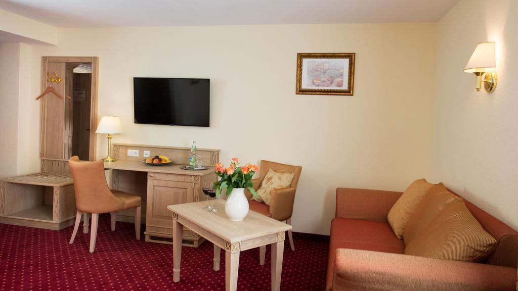 Hotel Rebstock Baden-Baden Exterior photo